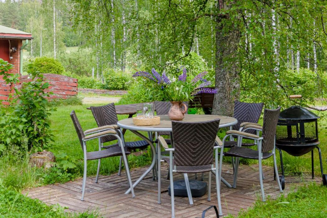 Poppelstrand Nuuksio, Pet Friendly Guest Apartment Esterno foto