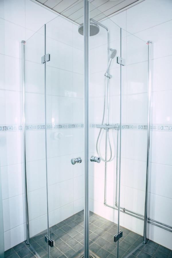 Poppelstrand Nuuksio, Pet Friendly Guest Apartment Esterno foto