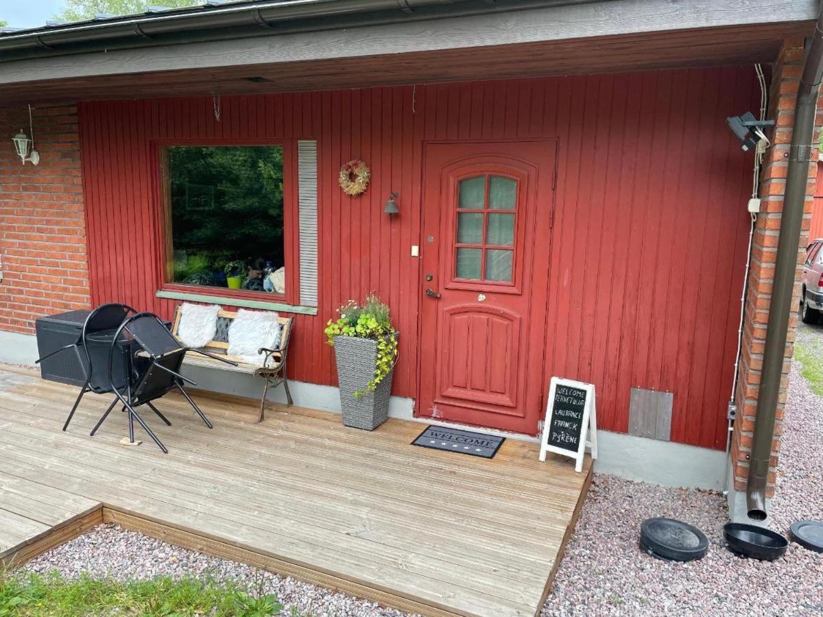 Poppelstrand Nuuksio, Pet Friendly Guest Apartment Esterno foto